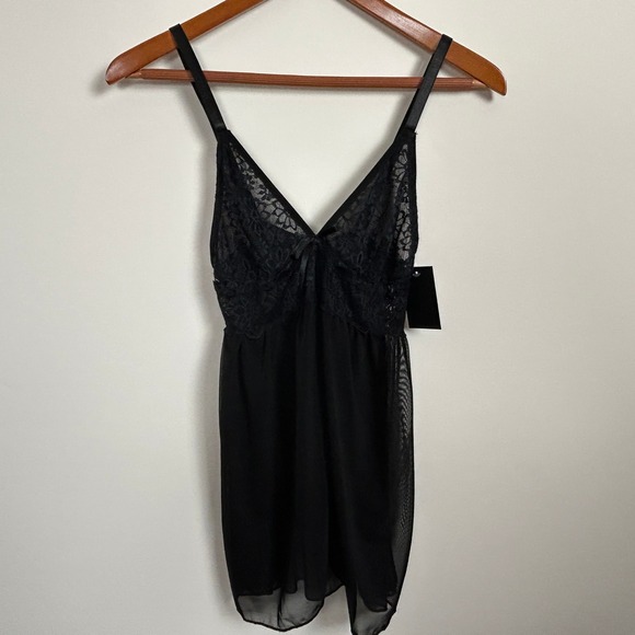 Frederick's of Hollywood Other - Fredericks of Hollywood Leslie Black Lace Chemise Thong Set‎ Size M NWT